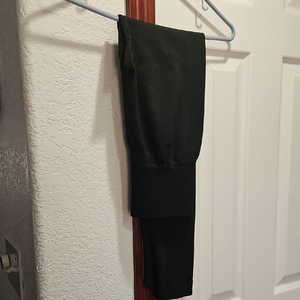 Elegant Black Long leggings.  Great condition. Holds your bootie up.